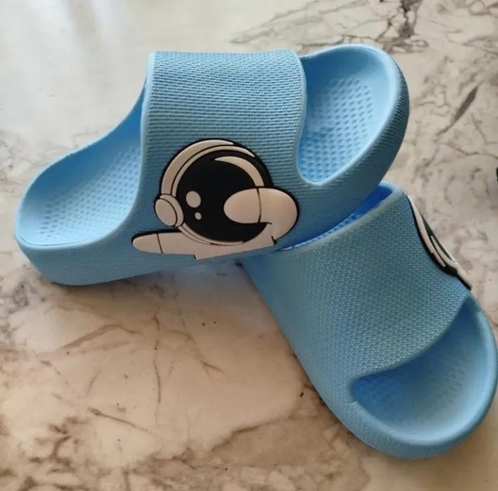 Продам шлёпки 35р