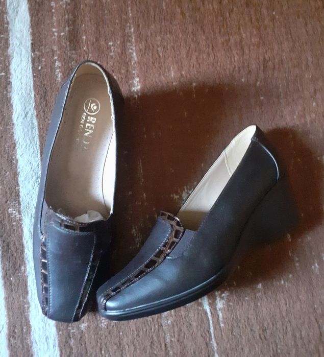 Pantofi nr 36 si 30