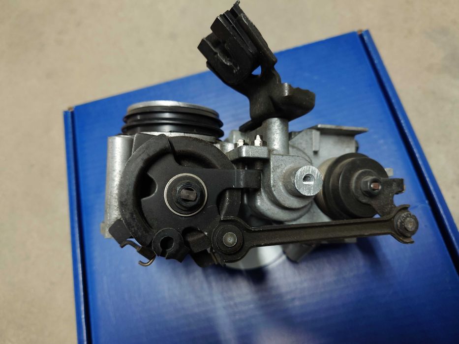 Lexus IS200 XE10 1999 - 2005 - ОЕМ Дросел /Дроселова клапа/ - вт.употреба