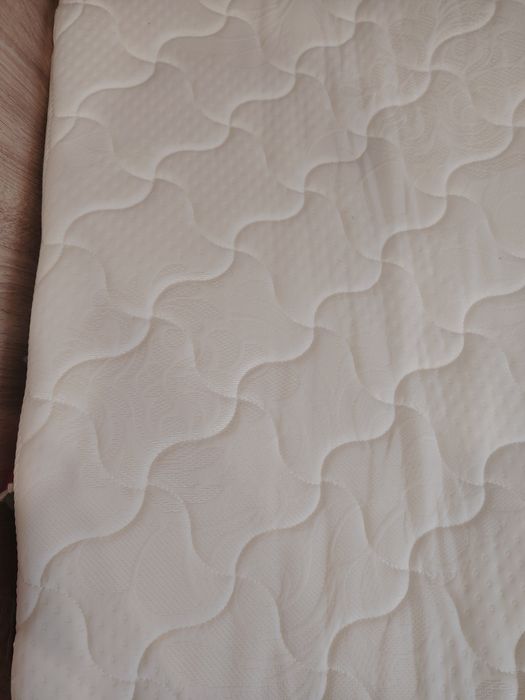 Продам топпер. Белый