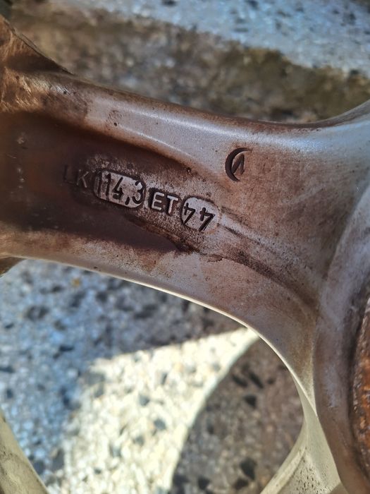 Джанти DOTZ 15 4x114.3 с гуми Sumitomo 185/60/15