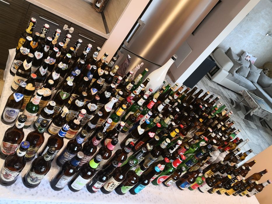 Колекция от 200 бирени бутилки