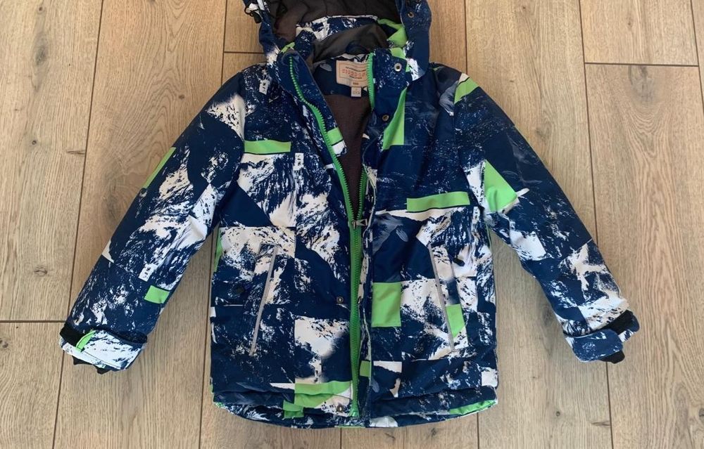 Продам детский пуховик на мальчика