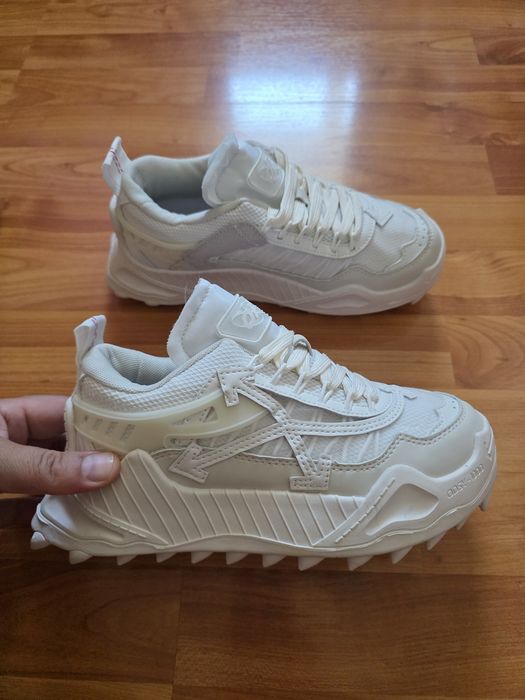 Adidasi off white odsy -1000