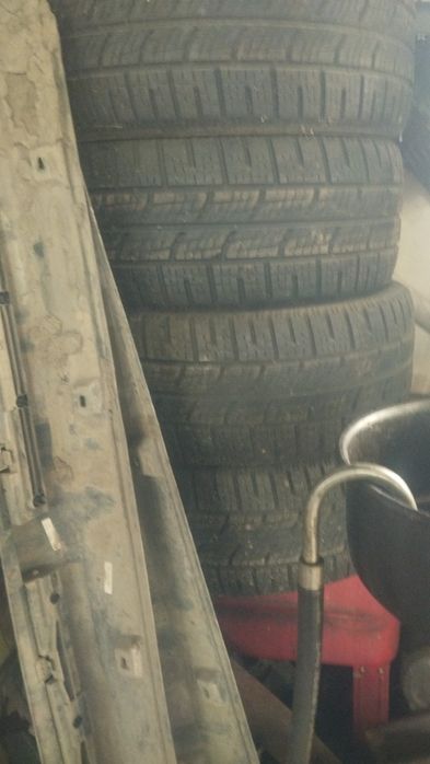 Продам комплект шин R19