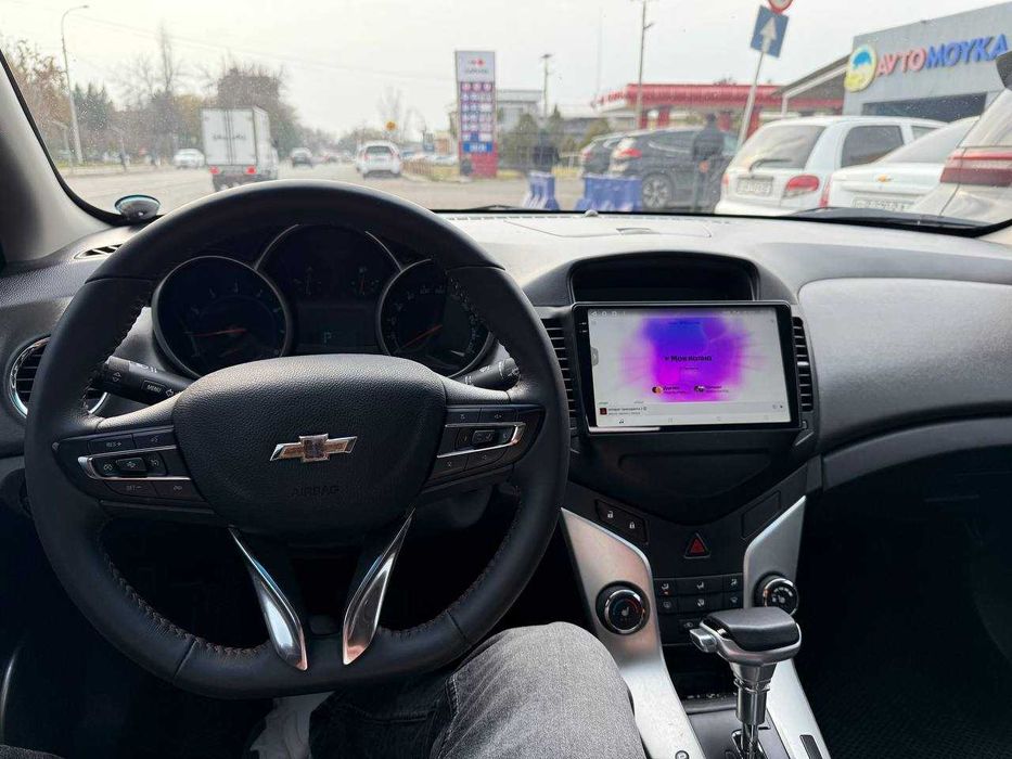 Продается Cruze 1.6 хорошее состояние.