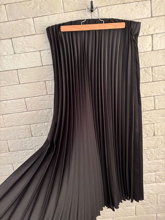 Красива черна пола солей ZARA