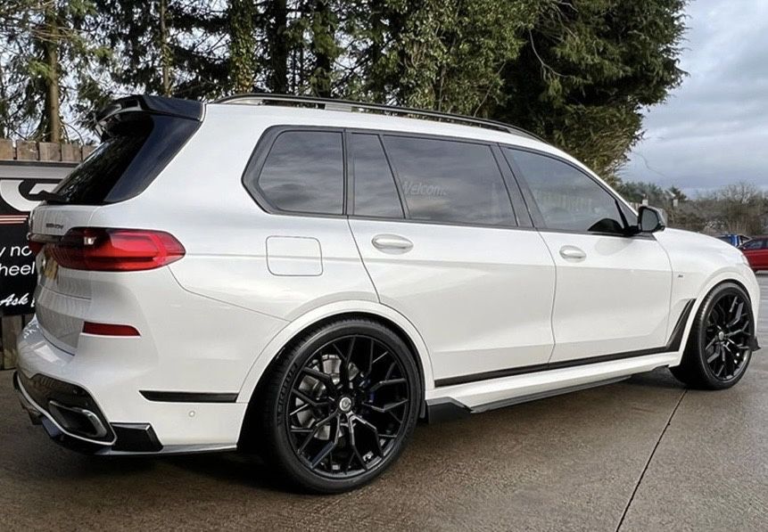 Pachet Prelungiri Praguri bara fata difuzor BMW X7 G07 M pachet