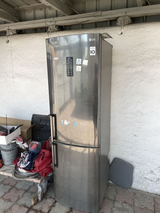 Холодильник.  LG
