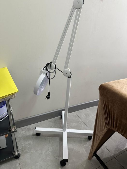 Светильник для косметолога