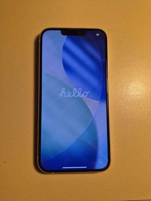Vand iPhone 13 / 128 gb Alb