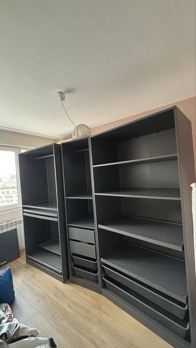 Голям гардероб използван само 1 година IKEA PAX от три модула  (249x58x201 см)като нов  + Неизползвано осветление  (Само лично предаване)