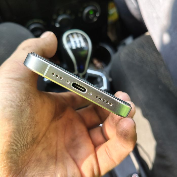 Iphone 15 pro белый