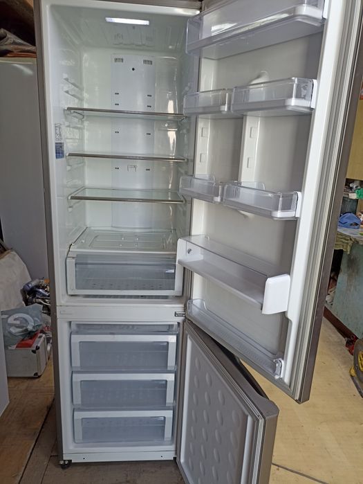 Продам холодильник