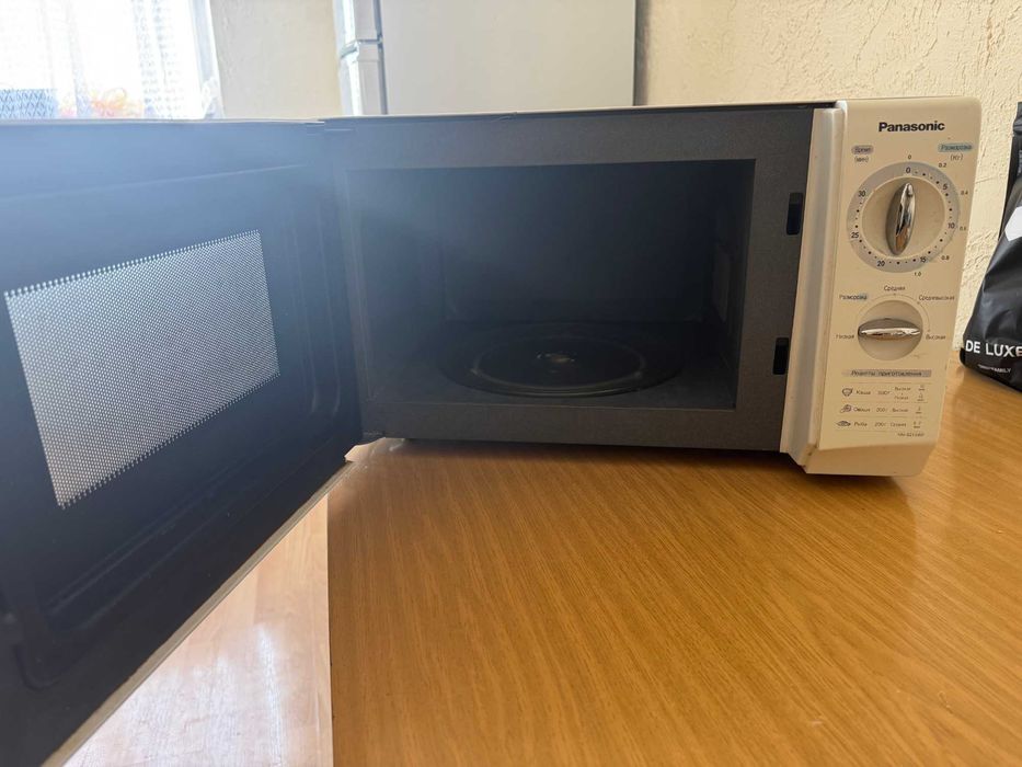 Микроволновка Panasonic NN-S215WF