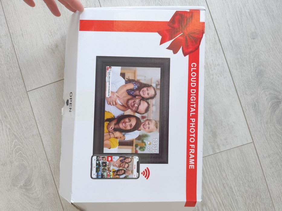 Нова дигитална ФОТОРАМКА XMART DF1024W 10'' Wi-Fi Frameo