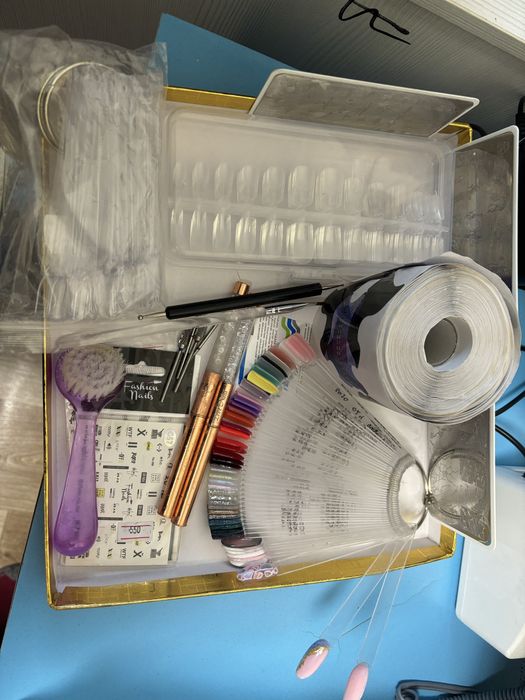 Продам все для маникюра