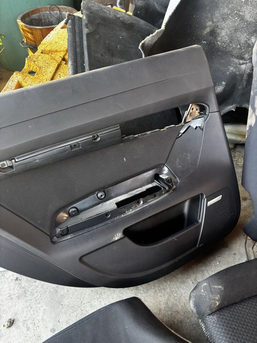 Interior textil Audi A6 C6 limuzina cu fete de usi Bose echipate