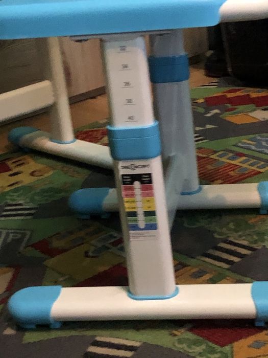 Set birou pentru copii reglabil pe înălțime