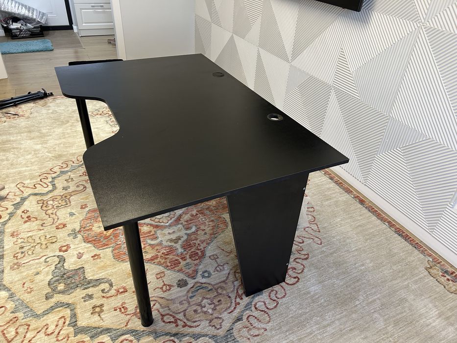 Продам стол для пк