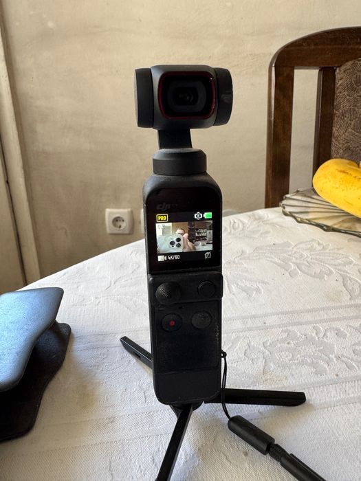 DJI Pocket 2 Creator Combo + аксесоари (ND филтри, водоустойчив кейс, кейс за зареждане) – Добро състояние!