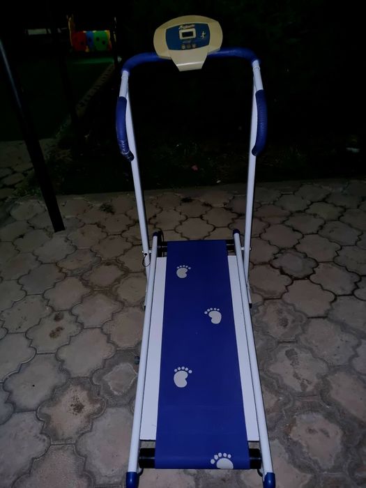 Продам беговую дорожку