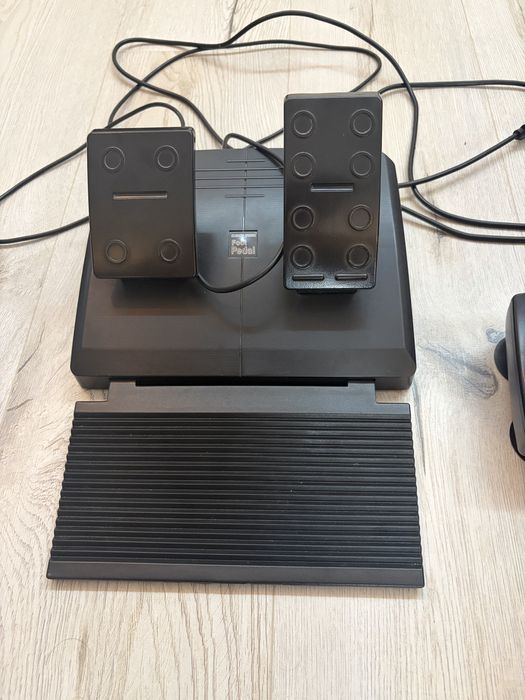 Volan Gaming Myria MG7401 cu pedale – stare foarte bună