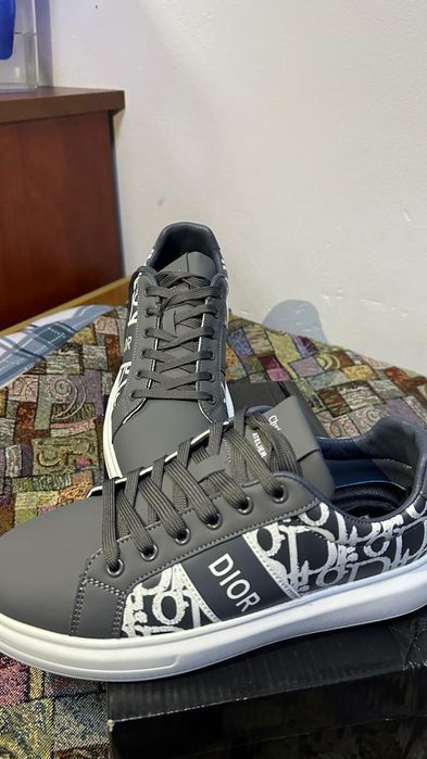 Продажа кросовки Dior