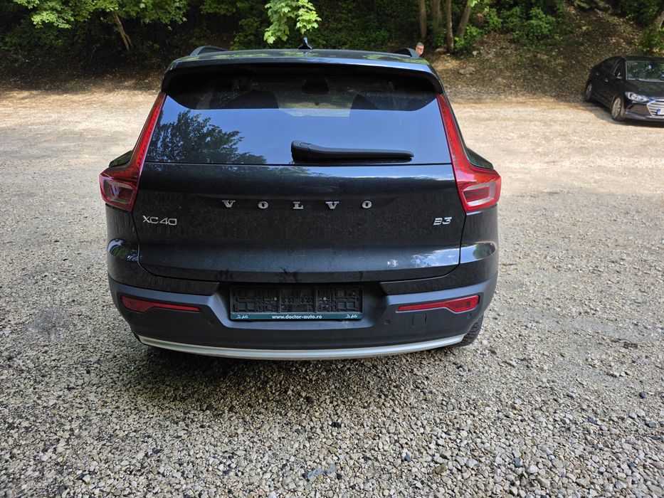 VOLVO XC40 2022 — imagine 5