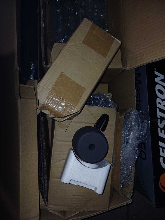 Telescop Celestron AstroMaster 90EQ, refractor