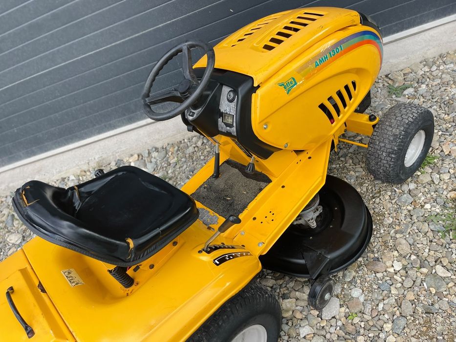 Tractoraș de tuns iarba/gazon MTD (licență Honda) cu Coș pentru  iarbă / 13 cai -400cc Recent adus !
