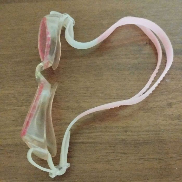 Очки для плаванья с футляром