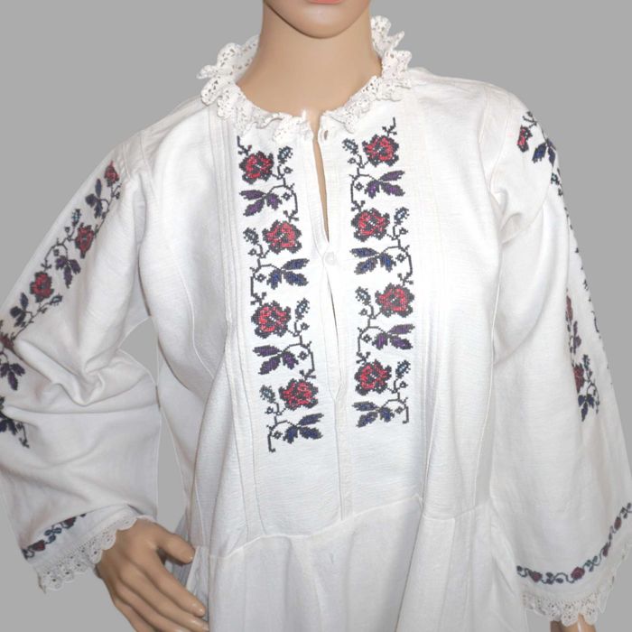 Costum popular vechi din Banat , costum traditional autentic S-M