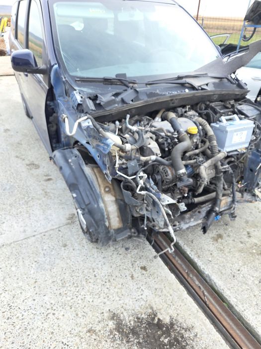 Vand intreg sau dezmembrez Dacia Lodgy