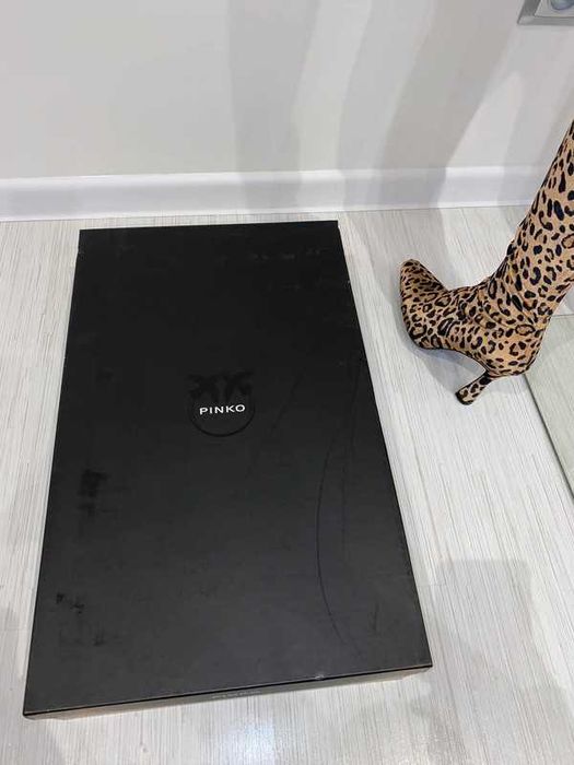 Уникални ултрависоки ботуши Pinko