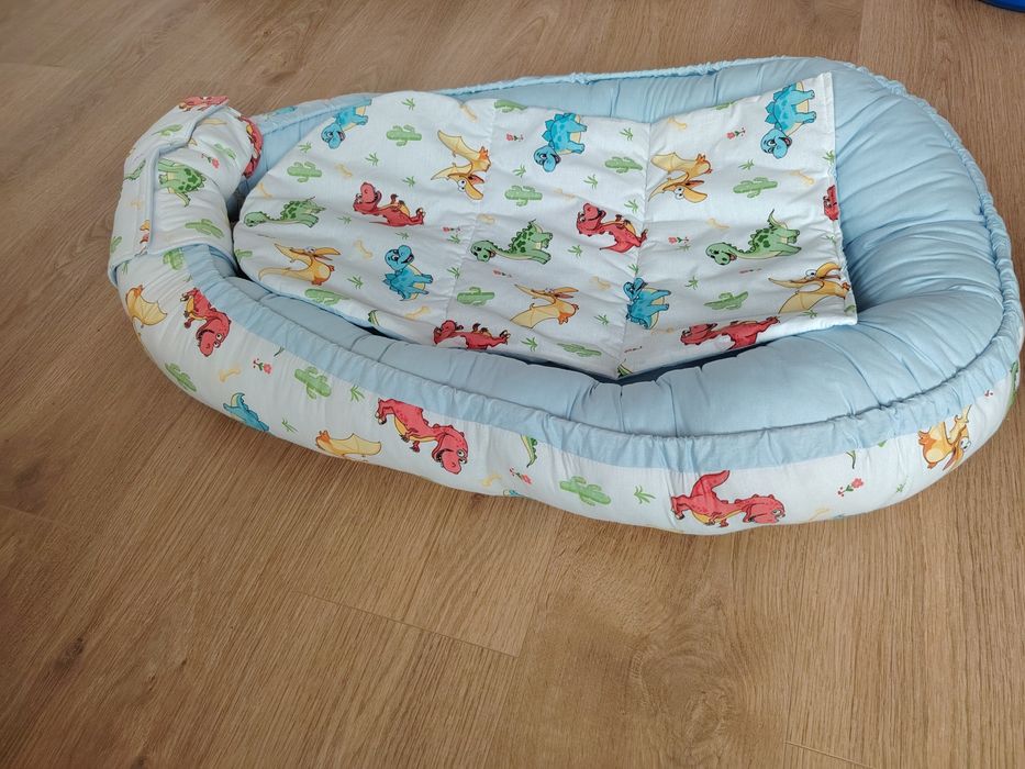 Babynest model dinozauri 0-12 luni