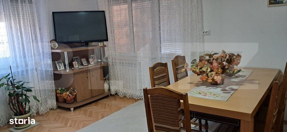 Casa de vanzare, cu 6 camere, 200 mp, zona centrala-Dej