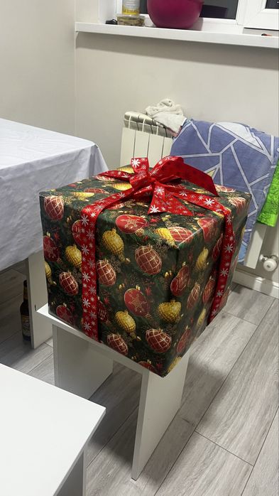 Подарок (новогодний)