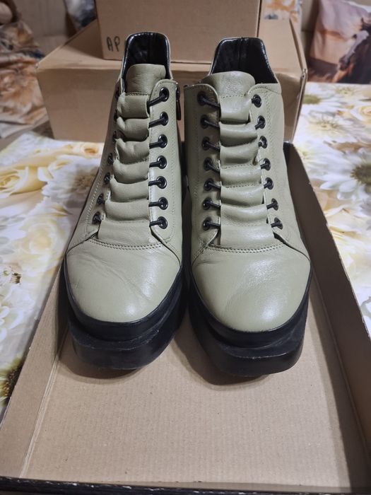 Дамски боти естествена кожа