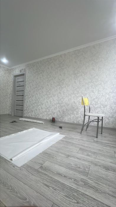 Поклейка обоев,галтелей