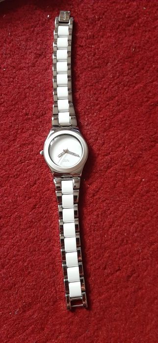 Часы женские,  компания "swatch"