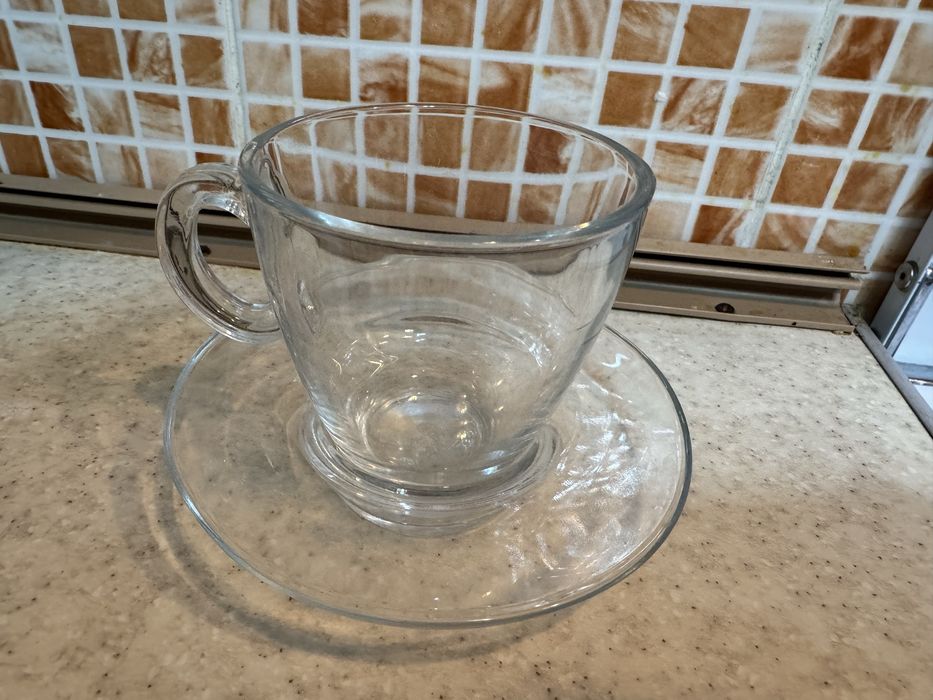 Чашки с блюдцами