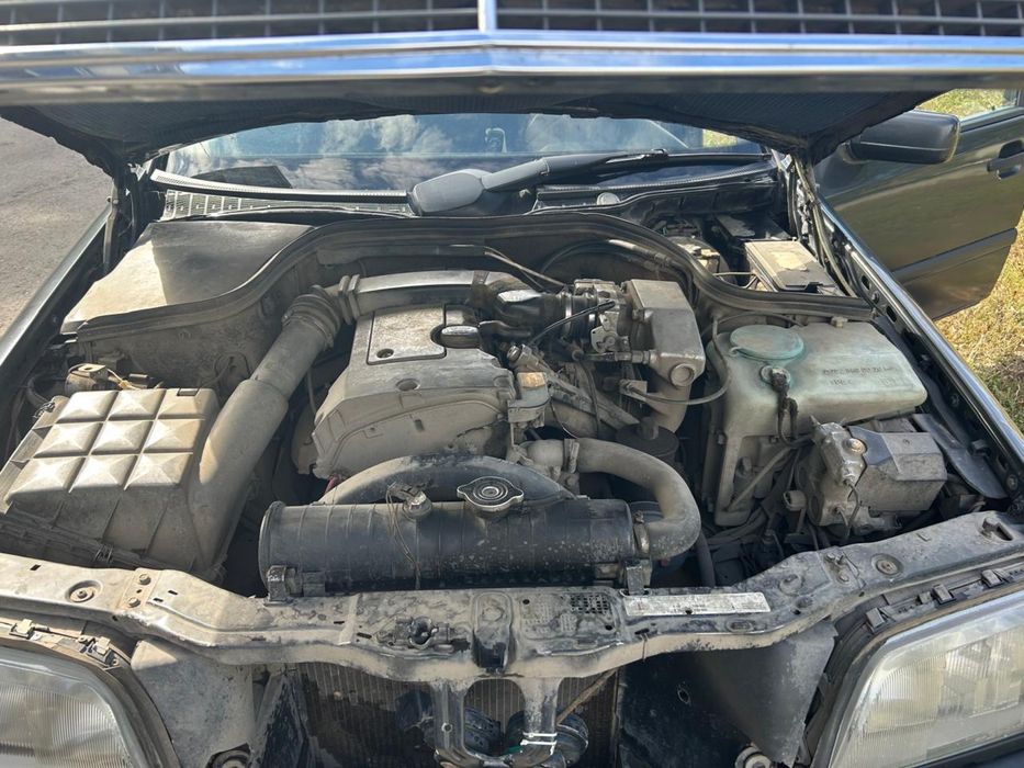 Автомобиль Мерседес  С-180