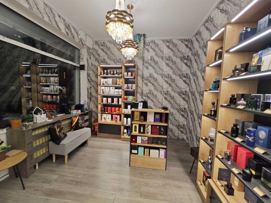 Стелажи и каса за магазин