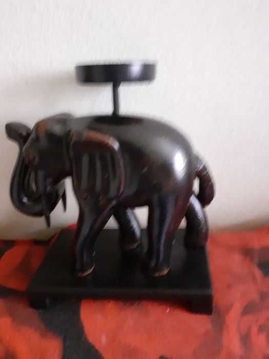 Suport pentru candela din lemn.