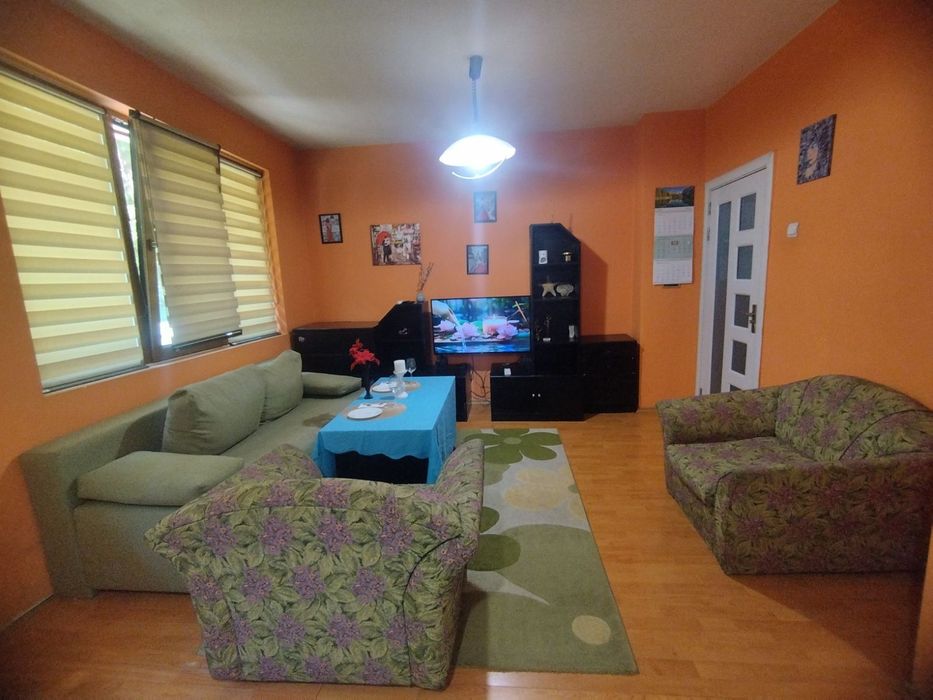 Дава се под наем Двустаен апартамент в Стара Загора, Център - 65 кв.м за 255 € - Снимка #3