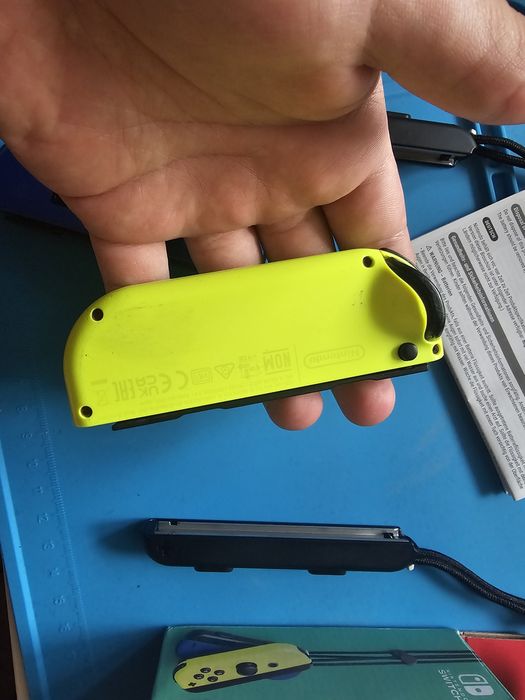 Nintendo Switch Joy-Con – син + жълт, с каишки и кутия