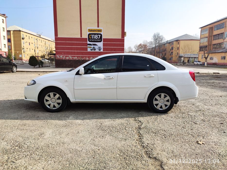 Avtomobil sotiladi halol va yangidek