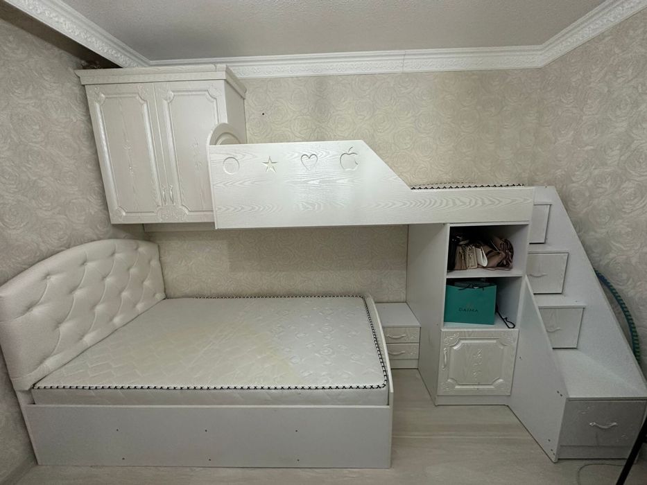 Двухъярусный диван