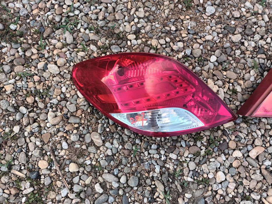 ляв и десен стоп за пежо 207 2007 - 2015 хечбек PEUGEOT 207